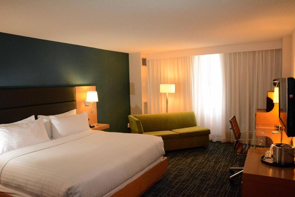 Holiday Inn Express Stamford Photo 32