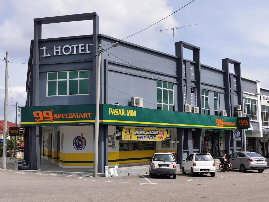 L Hotel photo