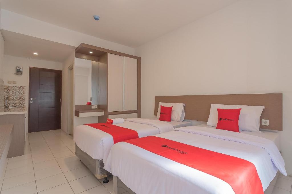 RedDoorz Apartment @ Emerald Towers Bandung