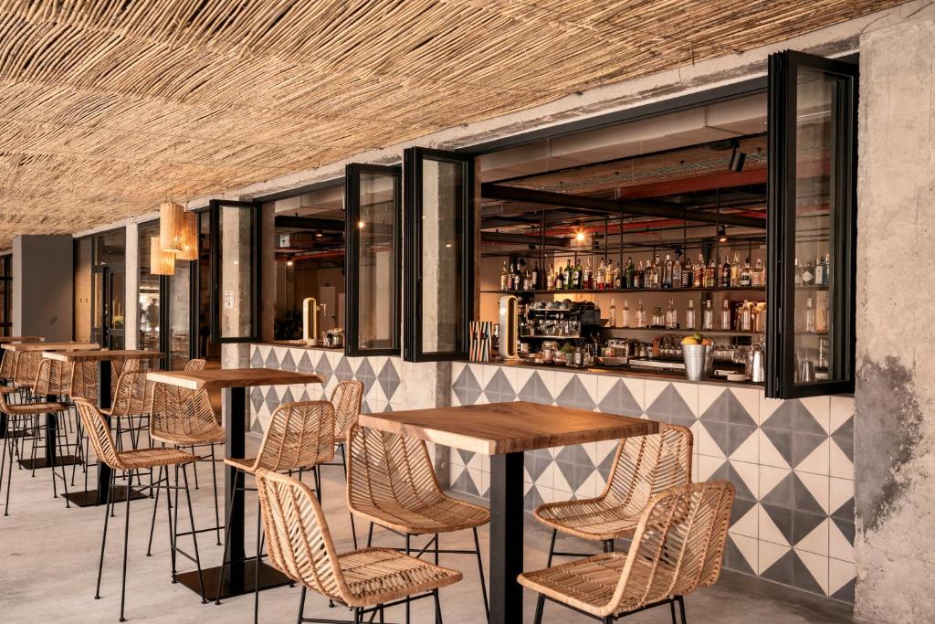Caramelo Palma Beach — Restaurant & bars in Playa de Palma, Balearic Islands