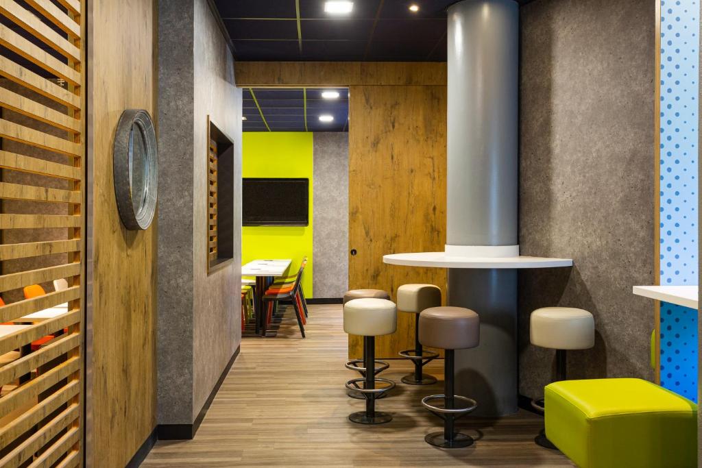 Shared lounge/TV area