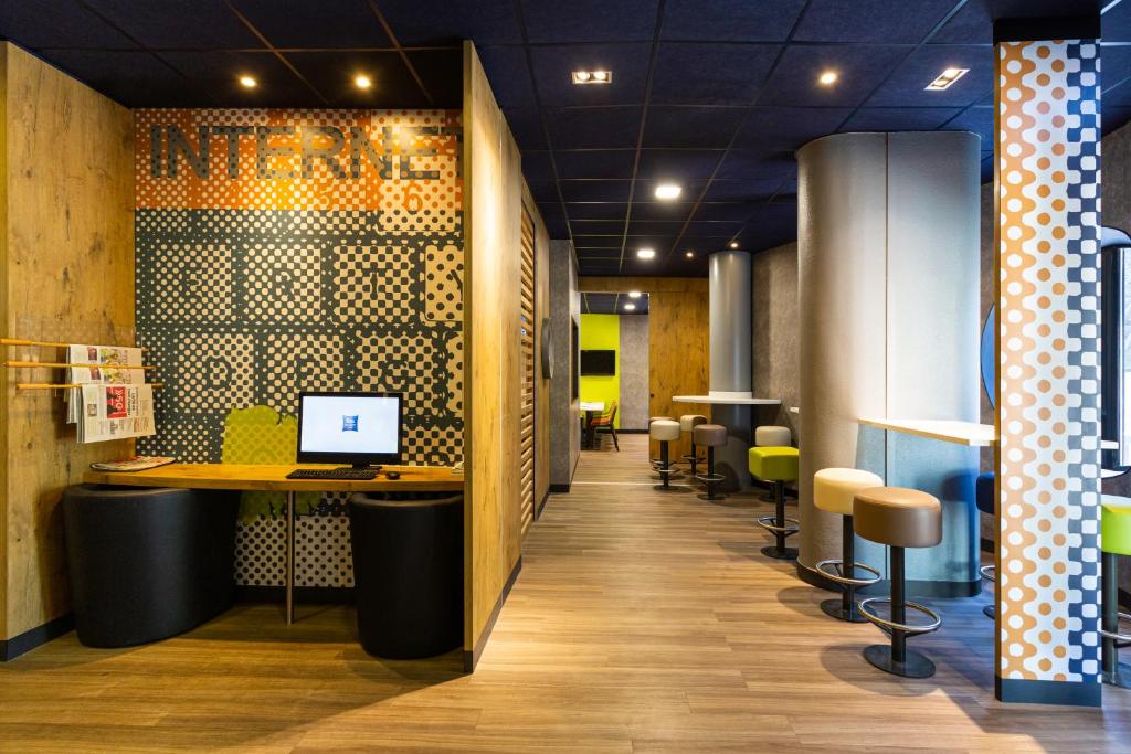 Highly rated by business travelers