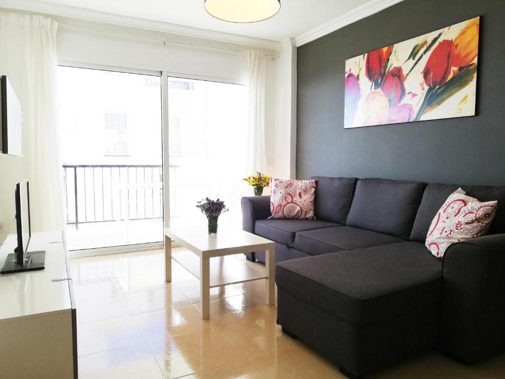 First Line Beach Apartment with Two Bedrooms and Sea View - 4
