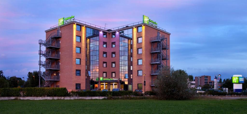 Holiday Inn Express Reggio Emilia photo