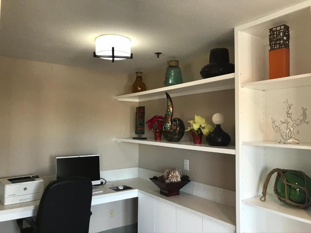 Country Inn & Suites by Radisson, Monterey Beachfront-Marina, CA photo