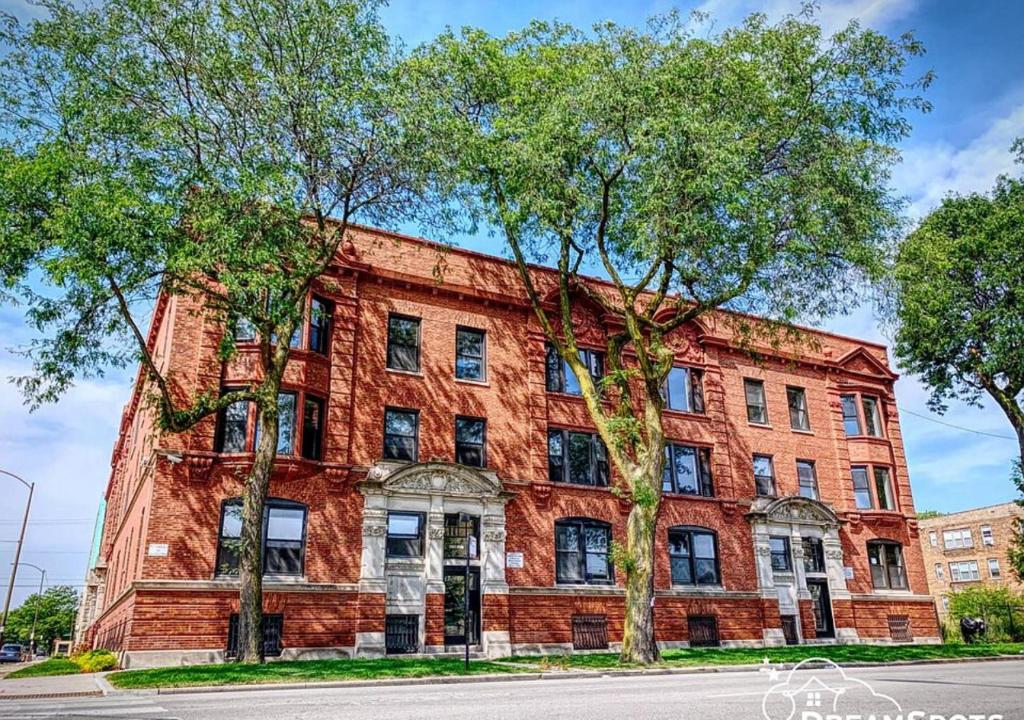 Amazing Stay at Exquisite 2BR apartment with Self Check-in, Near Downtown photo