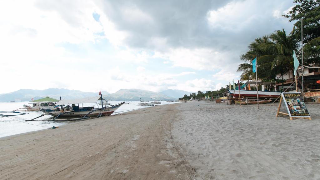 Beach, RedDoorz Plus @ Lagoon Resort Zambales in Subic (Zambales)