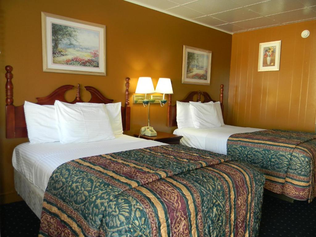 Fairfax Motel photo