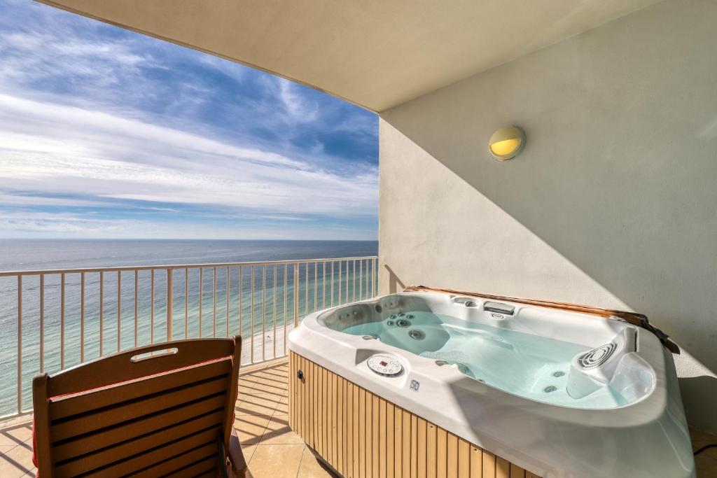 Turquoise C1507, Orange Beach