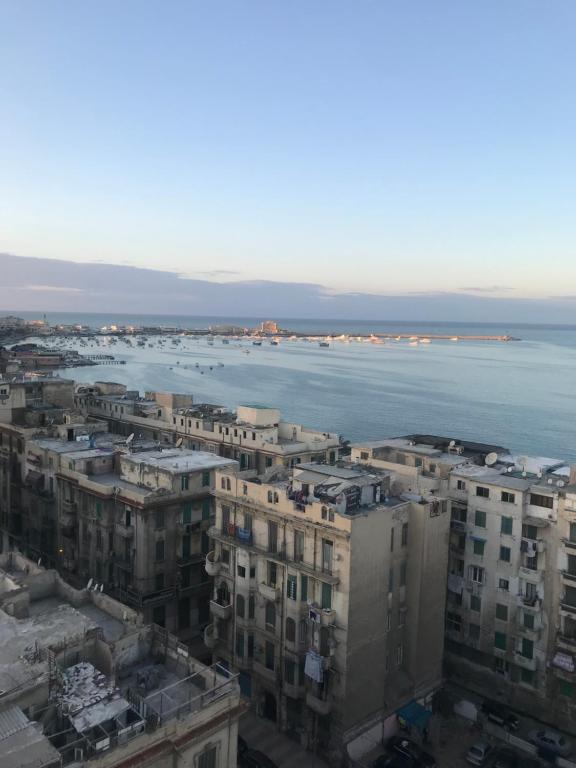 Downtown Sea View Suites photo