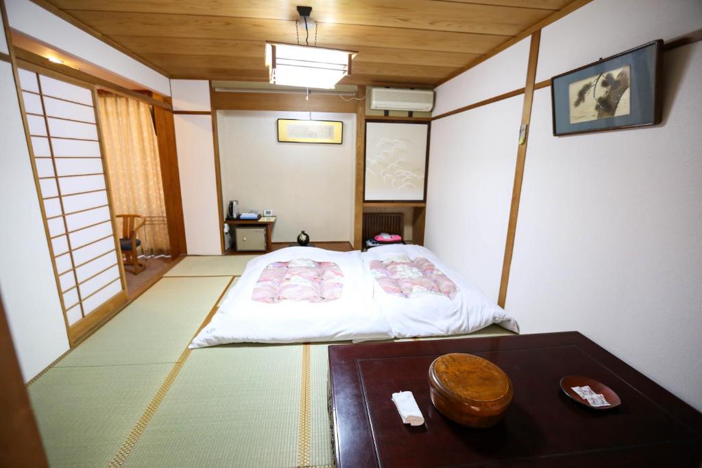 楽奇温泉旅館 — Hotel in Nagano