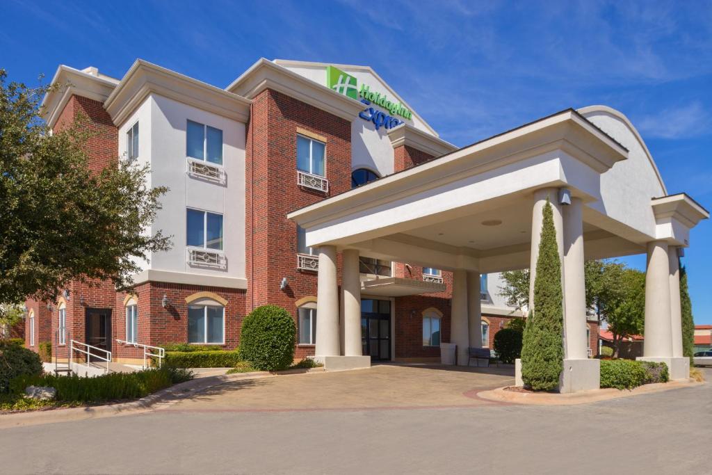 Holiday Inn Express Hotel & Suites Abilene Mall South photo