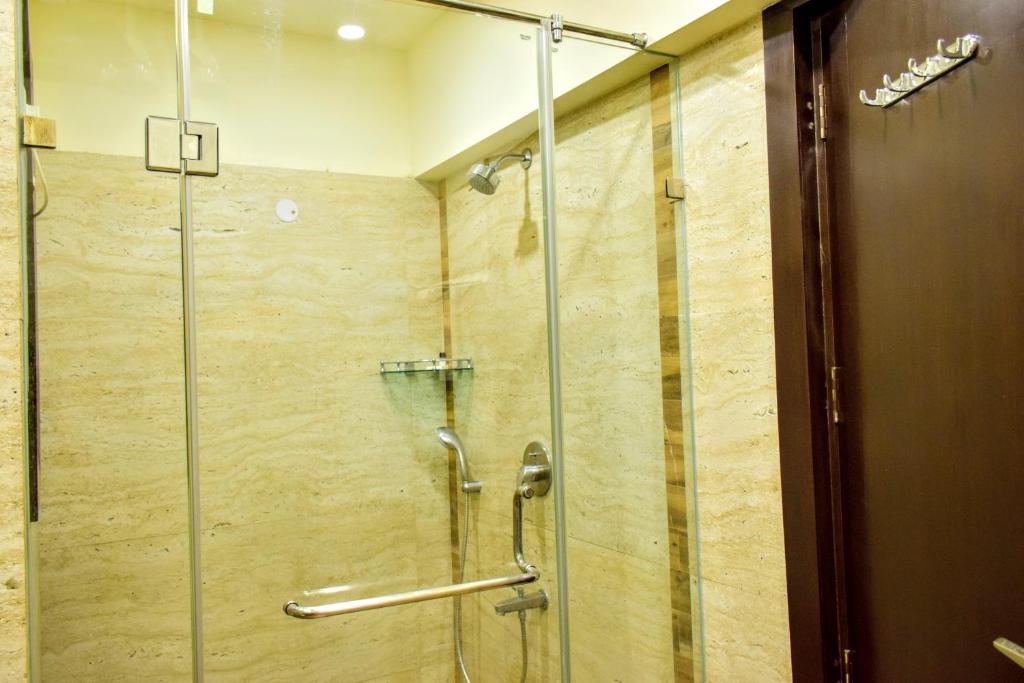 When In Gurgaon - Service Apartments Next to Artemis Hospital photo