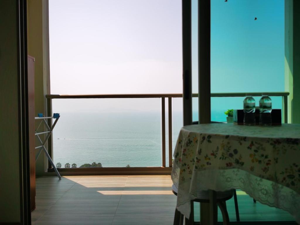 The Riviera Wongamat Hong Apartment photo