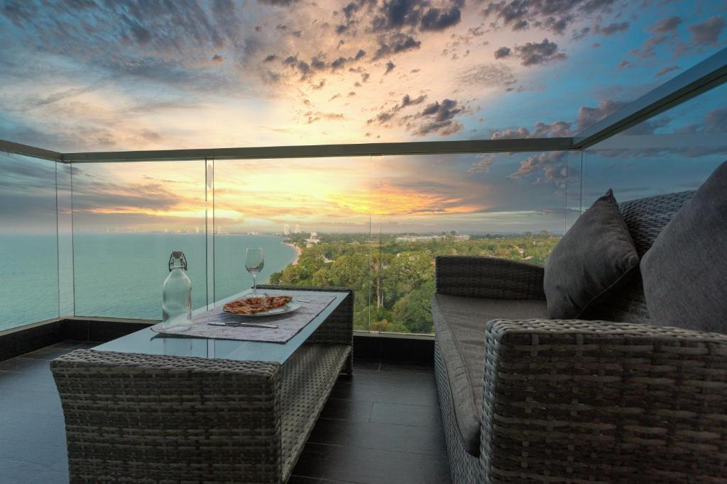 Luxury Beach Front 1 BR / Netflix / Bangsare - Pattaya — Hotel in Pattaya