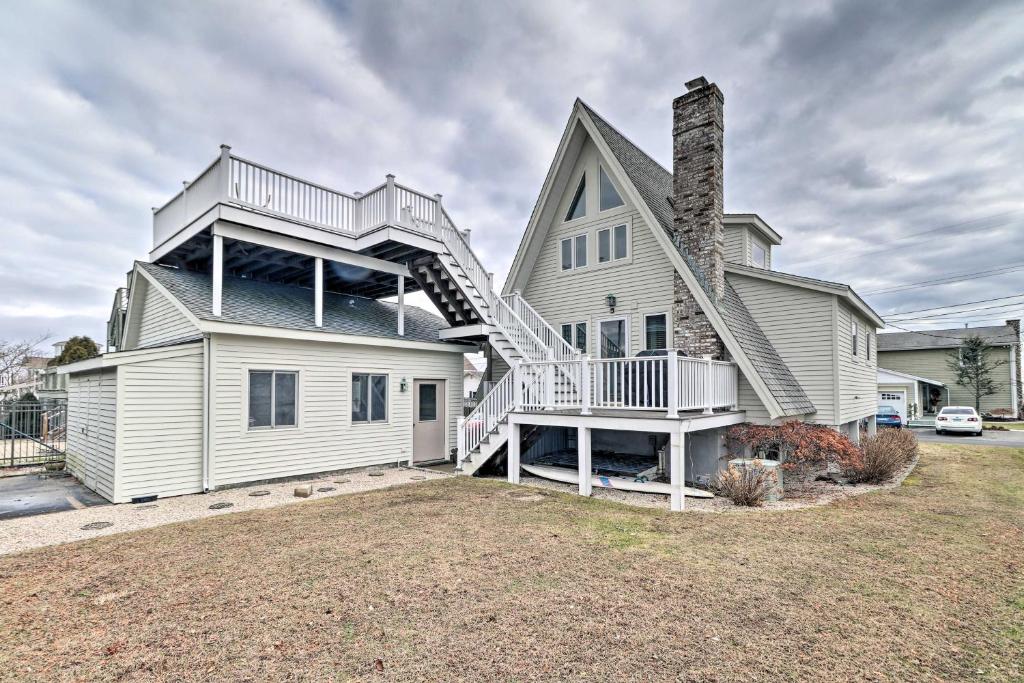 Coastal Westbrook Retreat Less Than 1 Mi to Chapman Beach! (CT