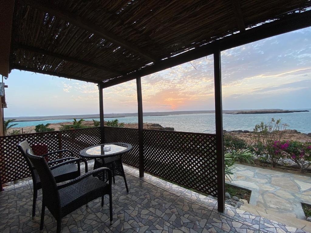 Balcony/terrace, Turtle Beach Resort in Sur