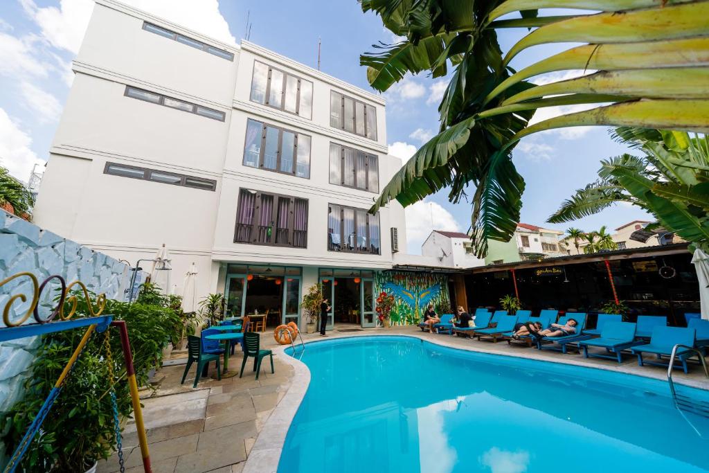 Bed Station Hostel & Pool Bar Hoi An " Former Sunflower"