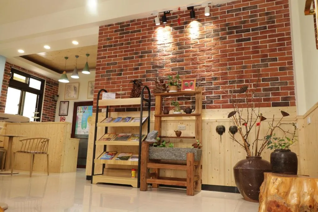 Le Ye B&B, hotel in Jinning