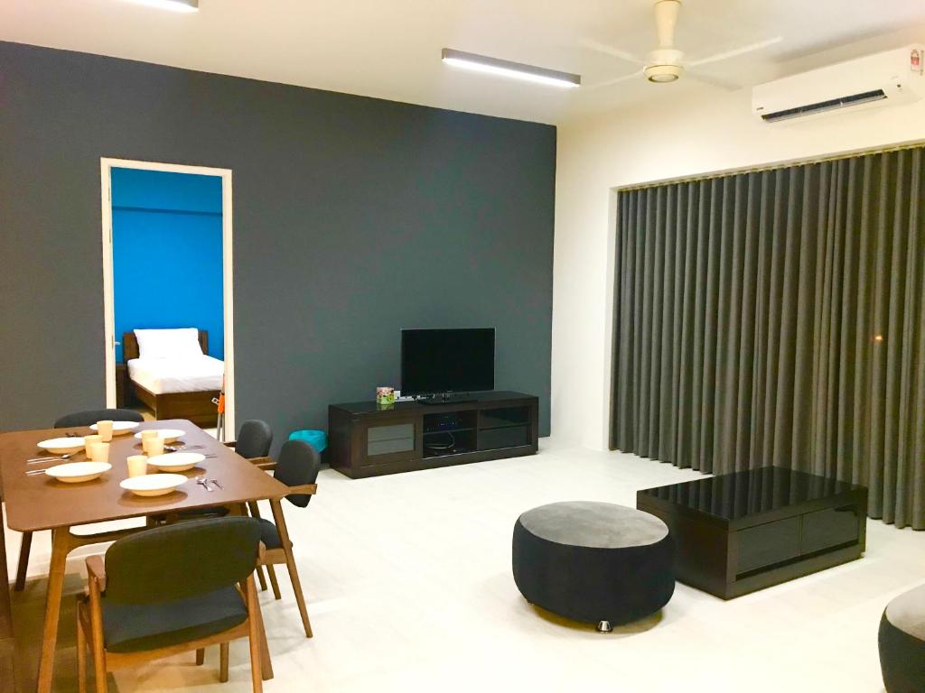 By The Beach - Luxury 2 Bedrooms Family Suite photo