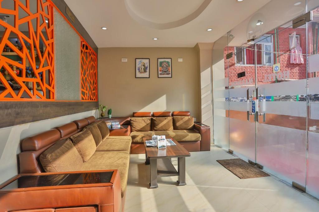 호텔 마린하 Pvt. Ltd. (Hotel Marinha Pvt. Ltd.)