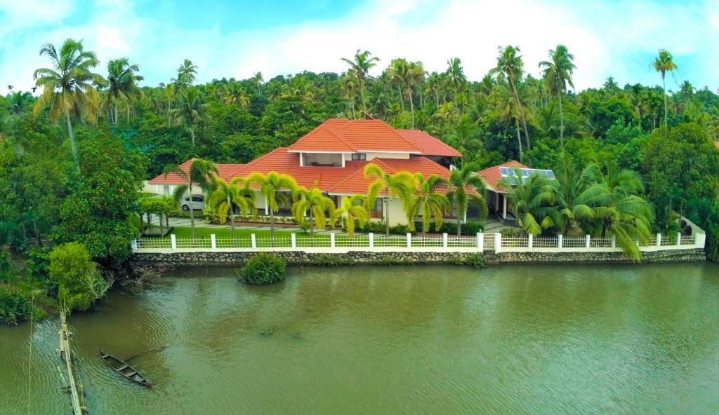 River Whisper Homestay — Hotel in Kochi