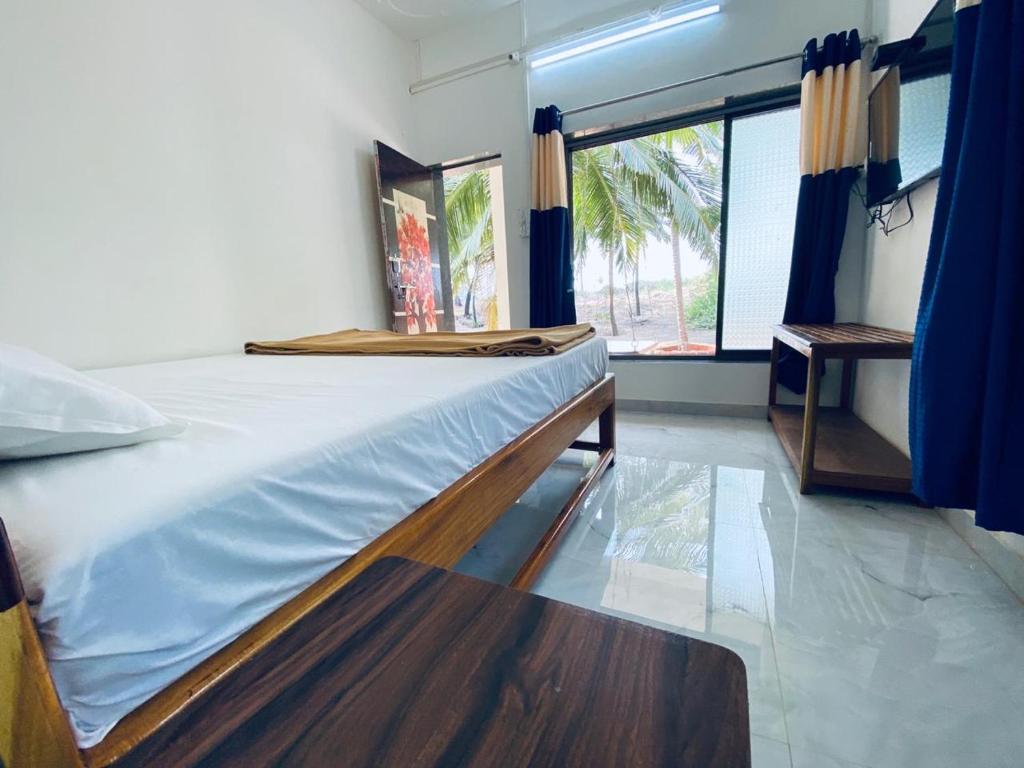 Sea Tara Beach Resort FLY IN HEAVEN — Hotel in Malvan