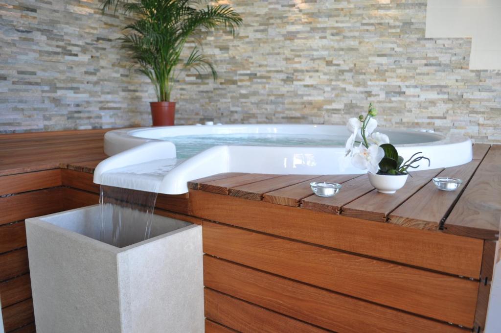 Hot tub