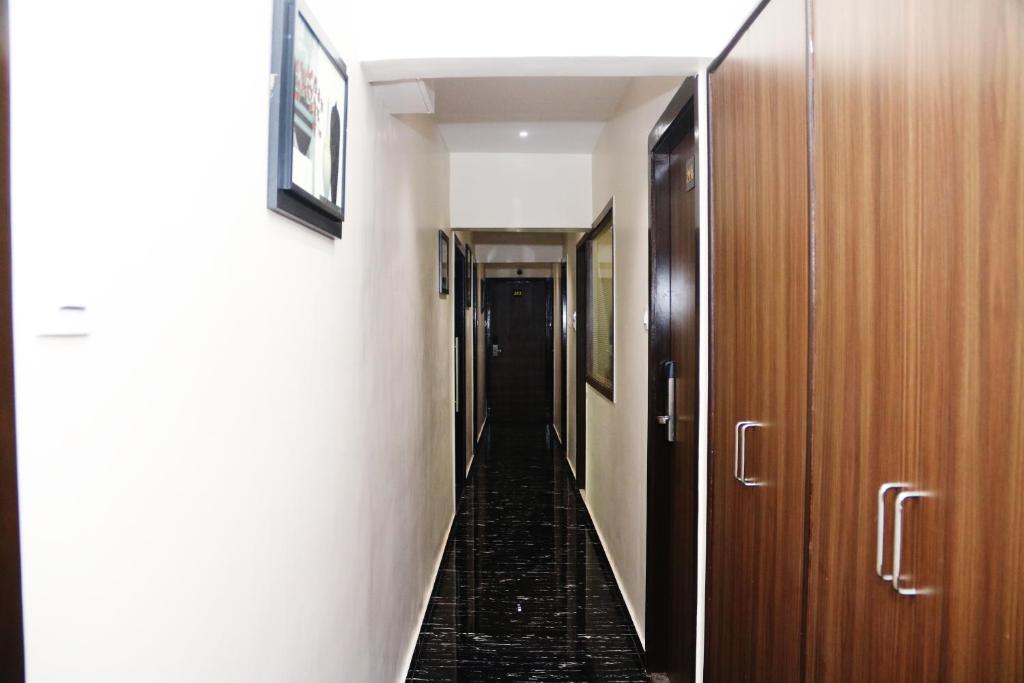 Hotel Crystal Luxury Inn photo