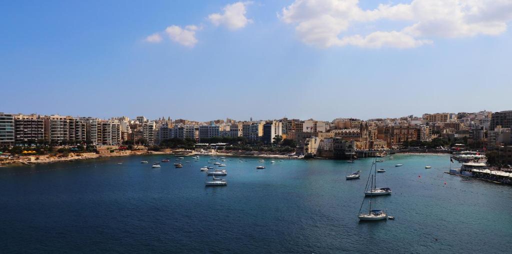 Cavalieri Art Hotel Photo 16