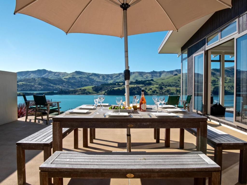 Kotare Point Paradise - Akaroa Holiday Home, Akaroa