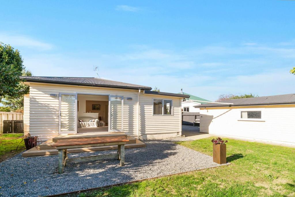 30 Cologne - Martinborough Holiday Home, Martinborough