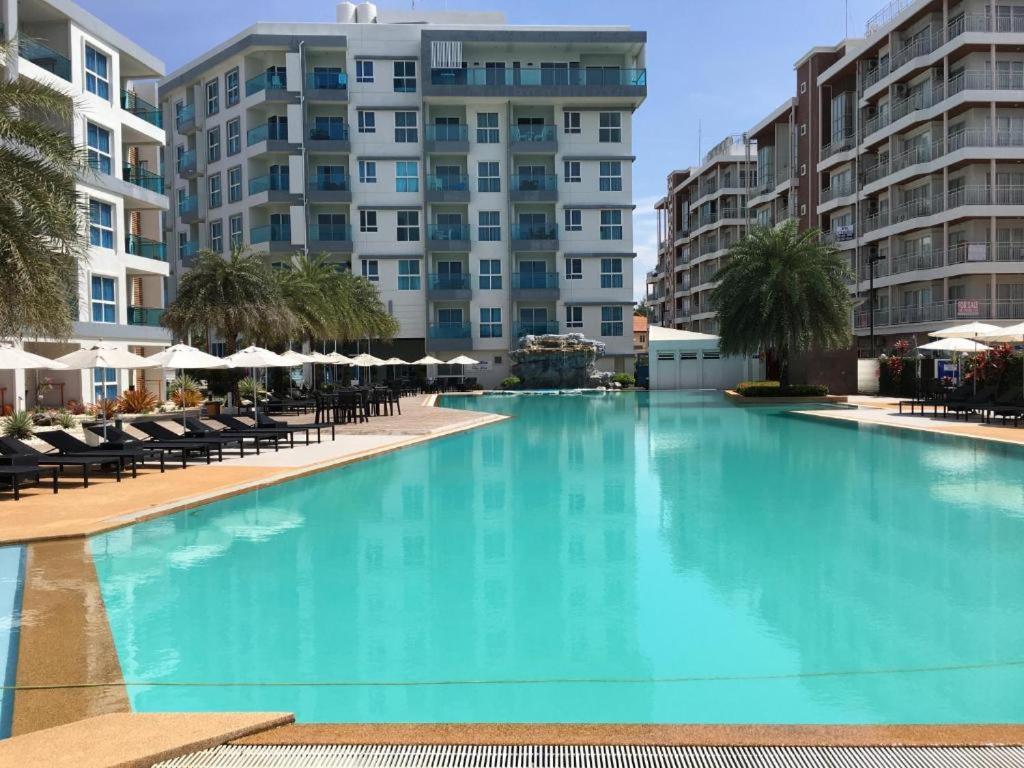 GB710 Grand Blue Beach Condo maephimholiday photo