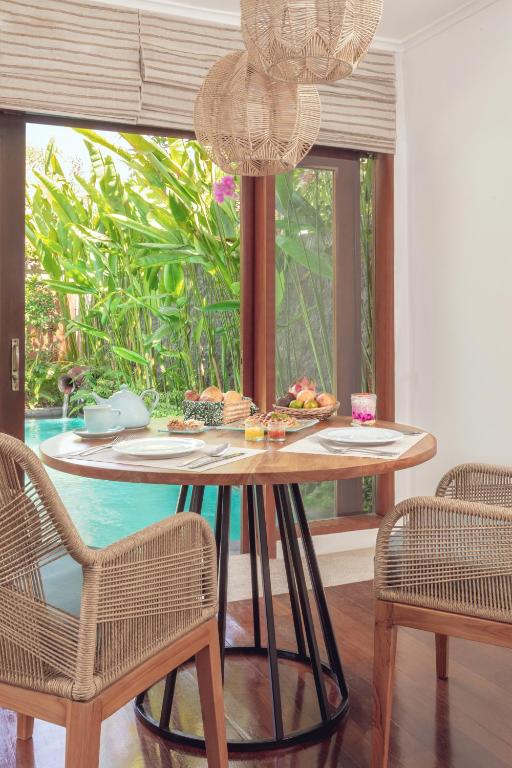 อาหารและเครื่องดื่ม