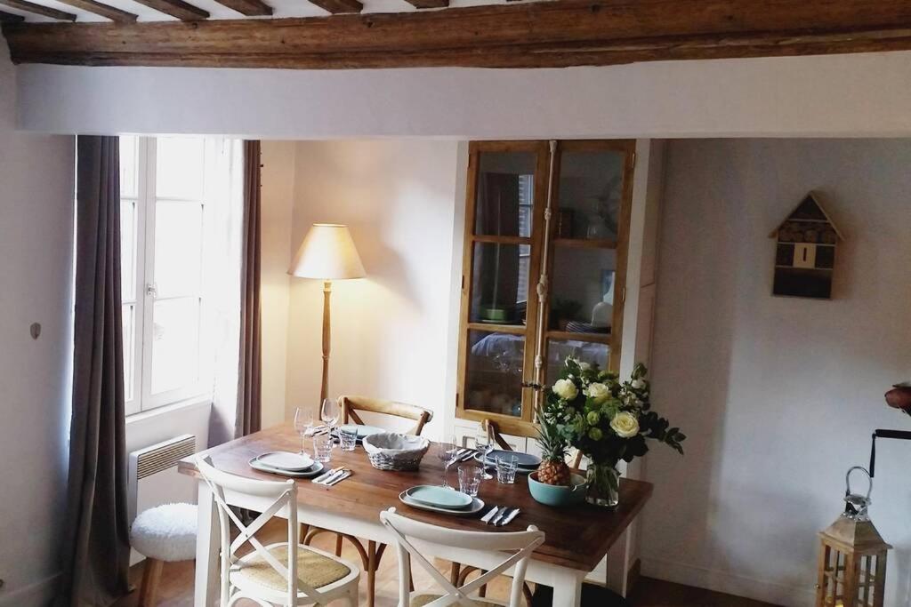 Une Pause Chez Julien, appartement lumineux et idéalement situé!, Honfleur