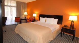 Oakland Airport Executive Hotel photo