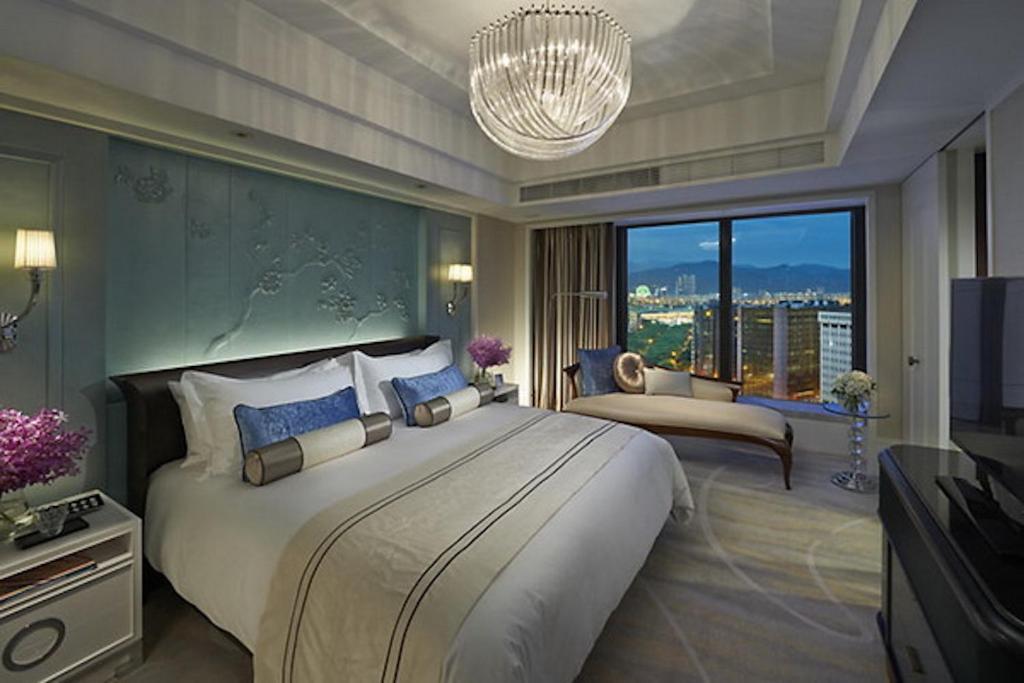 Le Manoir Premier – Khách sạn 3 sao view biển Đà Nẵng