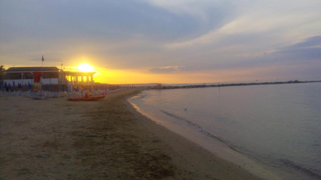 Appartamento per Vacanze a Casalbordino, Abruzzo-Italia, Mare, Montagna, Riposo, Relax, Visite Turistiche, buon Cibo, Vino ed Aria, volendo anche tanto Movimento ed Azione nelle Vicinanze - Ferienwohnung in Casalbordino Abruzzen-Italien, Meer, Bergen