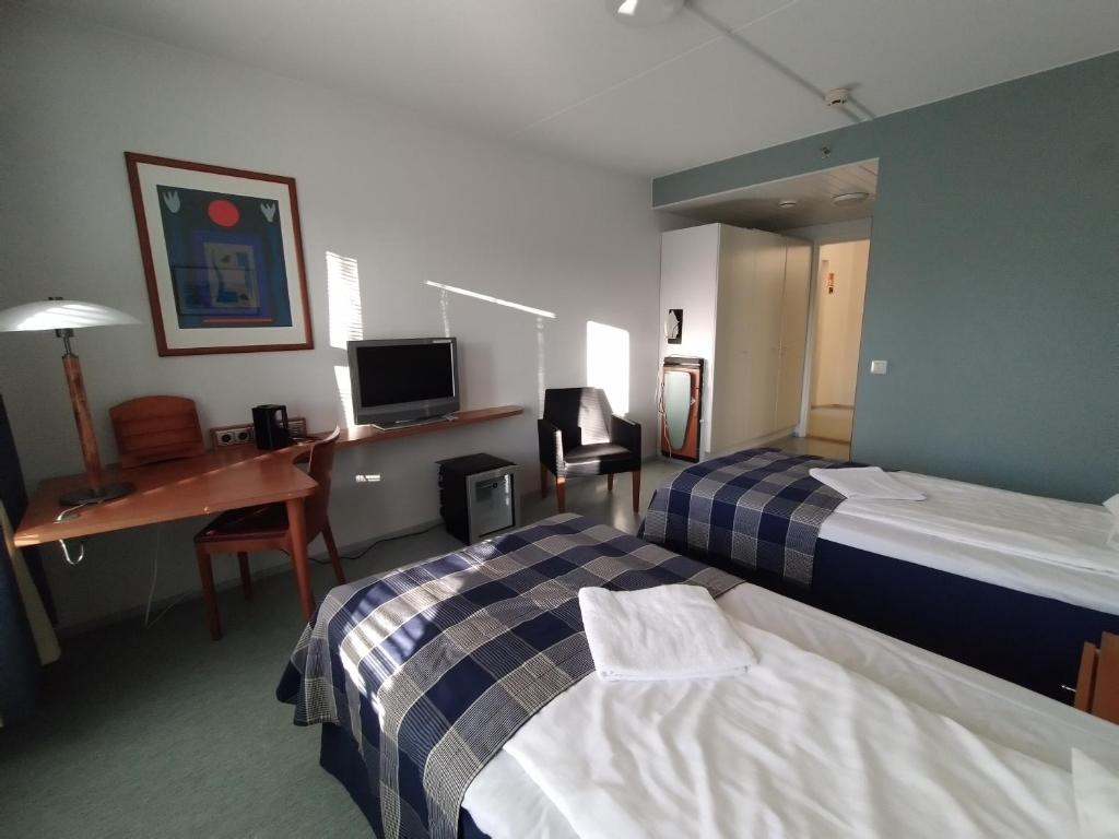 West Side Hotel