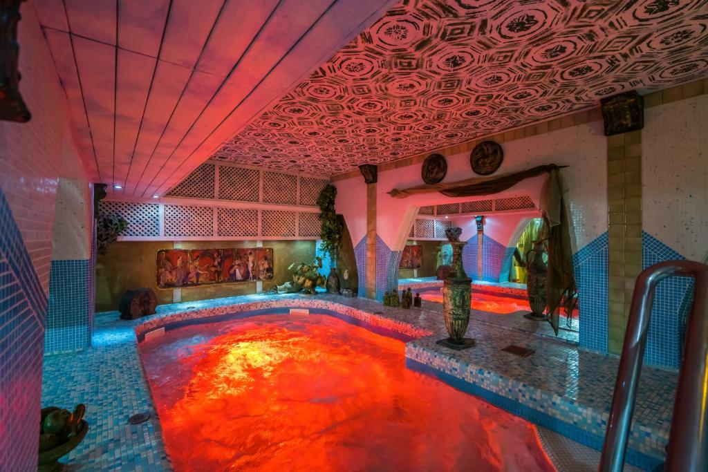 Hot tub
