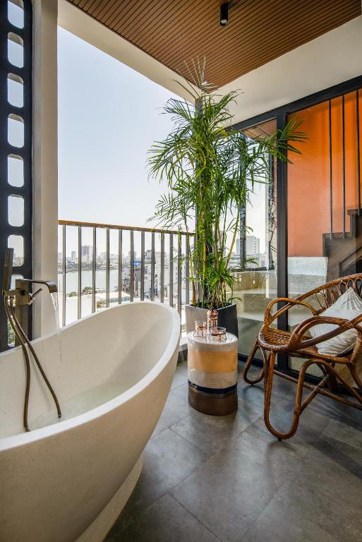 Hot tub, Seahorse Tropical Danang Hotel by Haviland in Da Nang