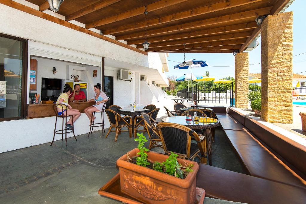 Butterfly Studios Photo 5