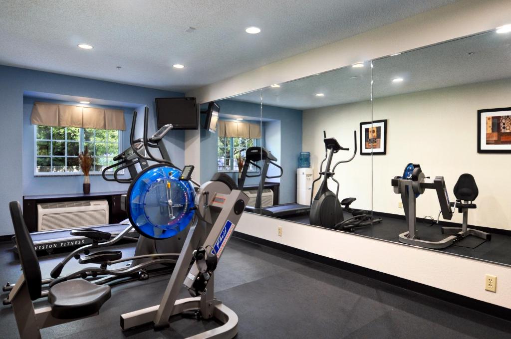 Microtel Inn & Suites by Wyndham Bath photo