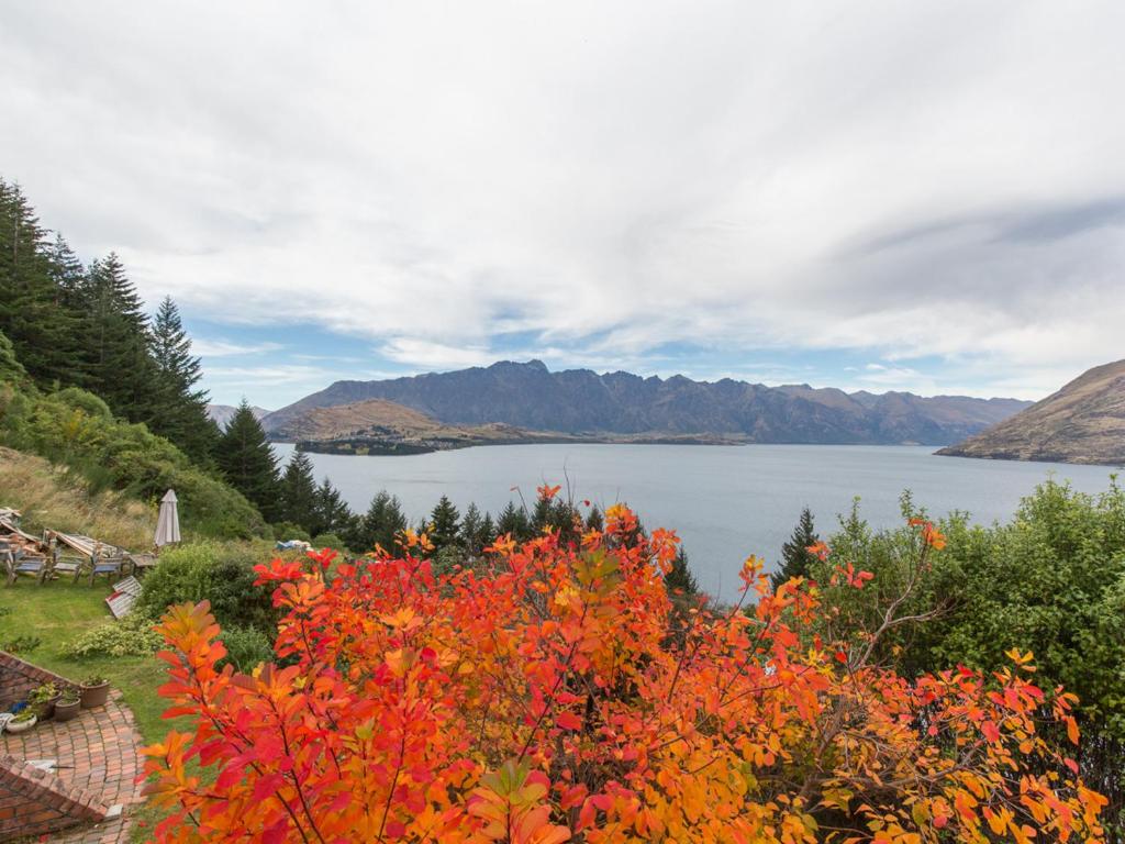 Crows Nest - Queenstown Holiday Home, Queenstown