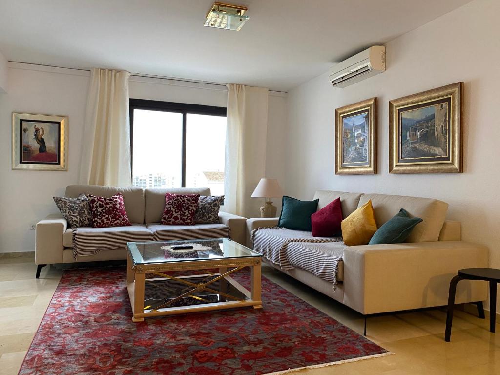 3 BEDROOM, 250m FROM THE BEACH! SWIMMING POOL, PARKING! - 2