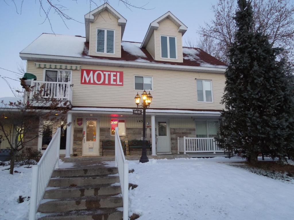 Motel Derfal photo