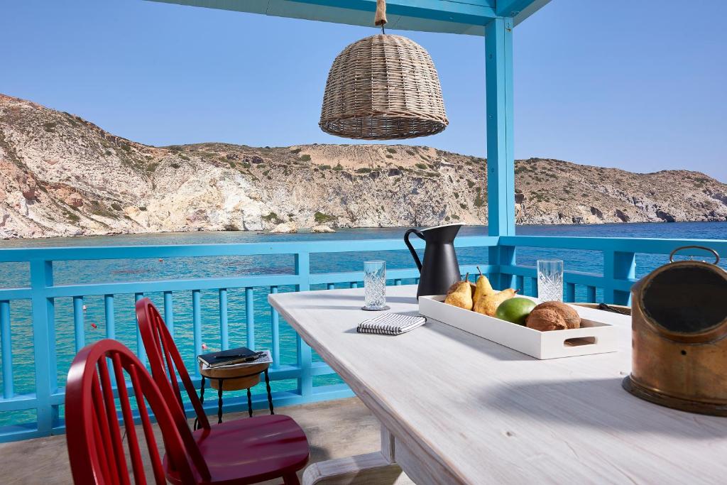 Miramare Luxury Apartments — Hotel in Milos Island