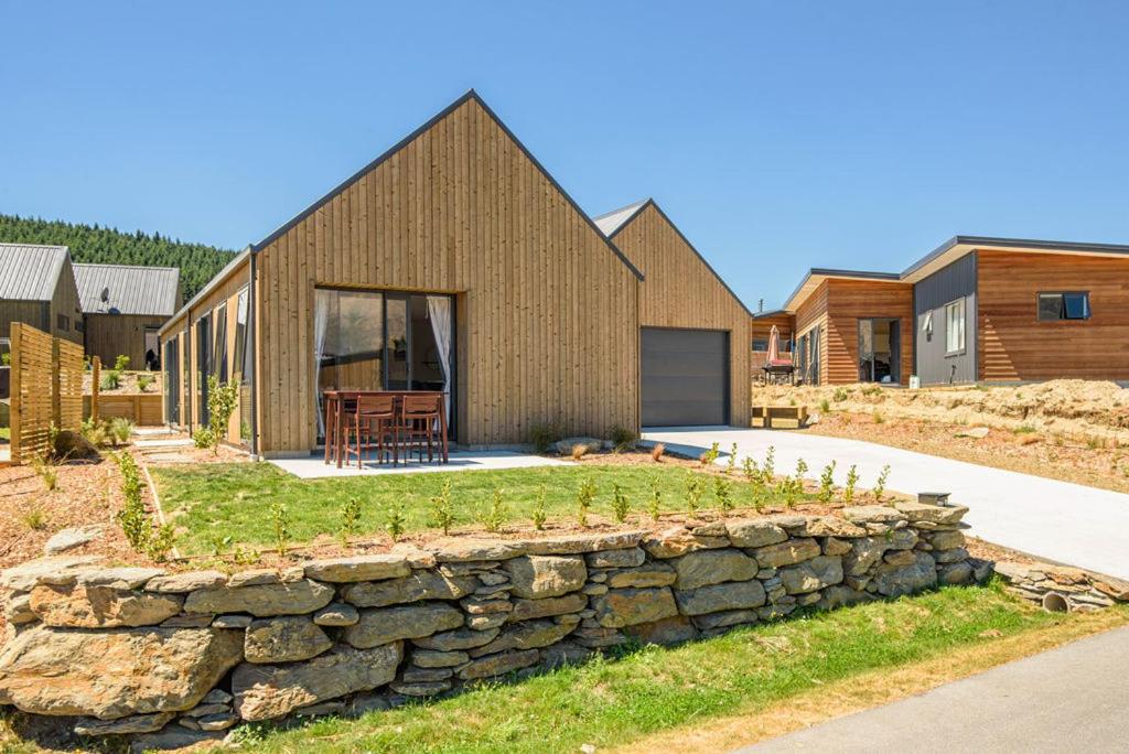 The Place To Be - Wanaka Holiday Home, Wanaka