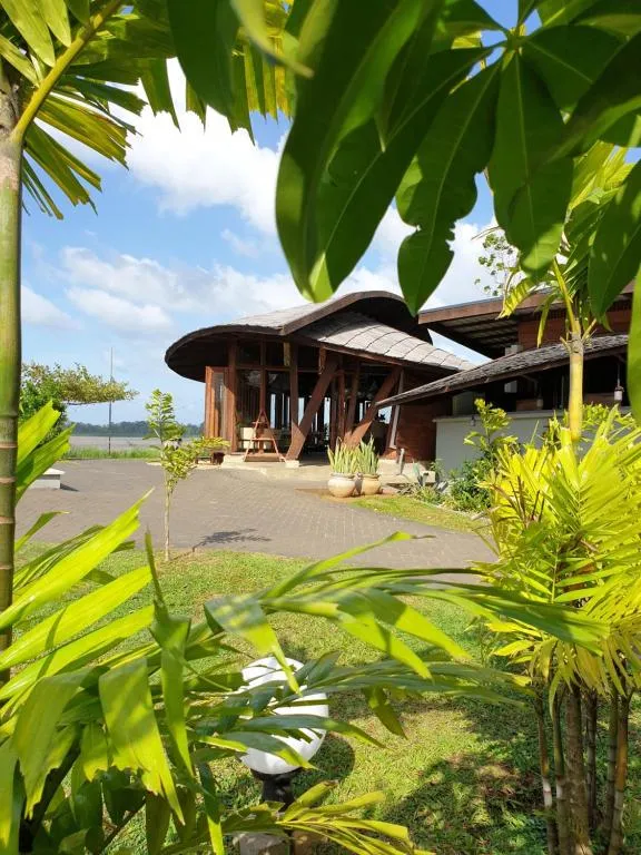 Houttuyn Wellness River Resort, hotel v destinaci Paramaribo