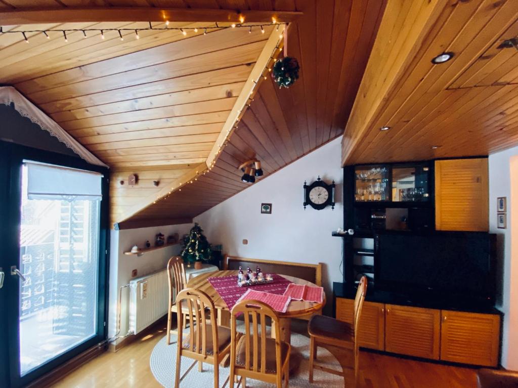 Apartma Snezinka 전경